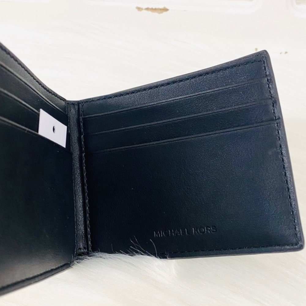 Michael Kors Jet Set Men’s Backpacks & Wallet Set - Picture 11 of 15